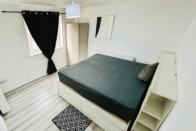 2-bed flat on 265, Gurney Close, London, £260,000