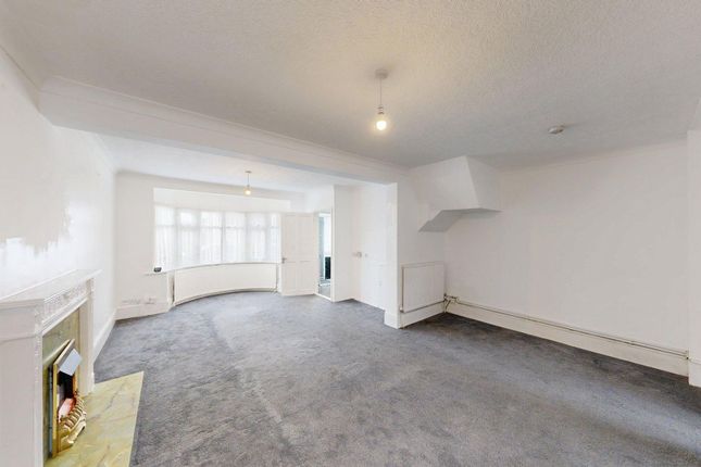 207 Beverley Road, Ruislip photo 2