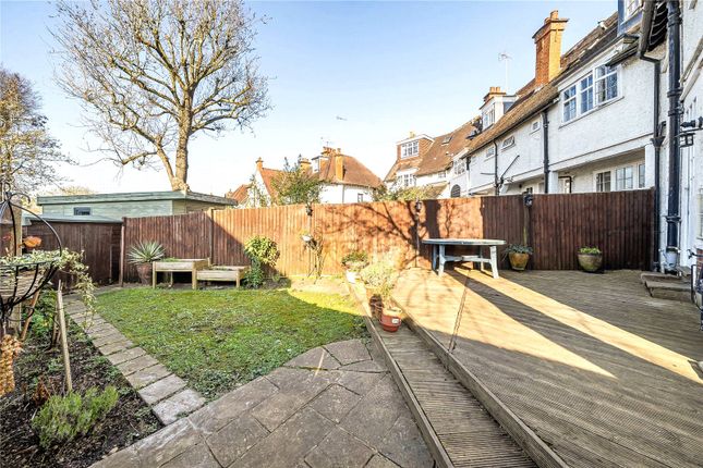 204, Pitshanger Lane, Ealing photo 2