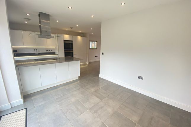 110, Terlings Avenue, HARLOW photo 5
