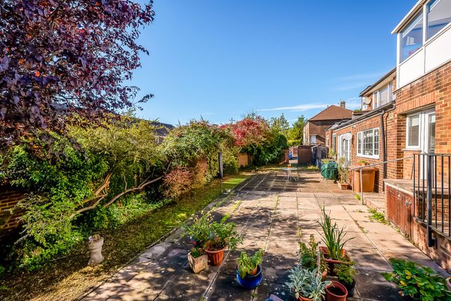 70a Park Mead, Sidcup photo 4