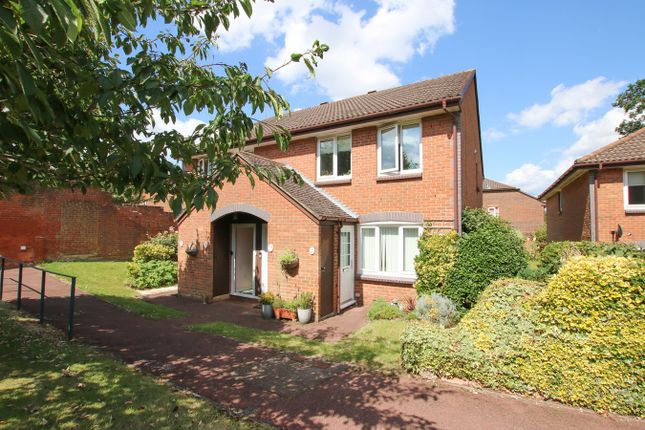 Thumbnail Property for sale in Acorn Drive, Wokingham