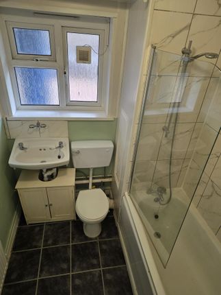 Flat 15, Godwin House, Thurtle Road, LONDON photo 5