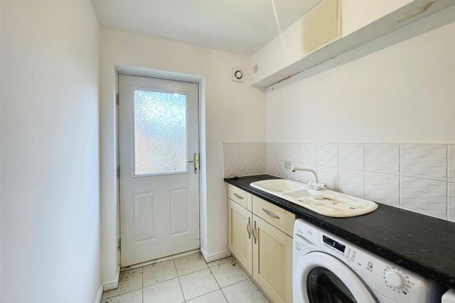 37, Dewberry Gardens, Mansfield photo 4
