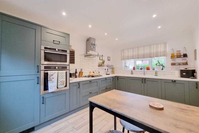 18, Larch Close, Ruskington photo 4