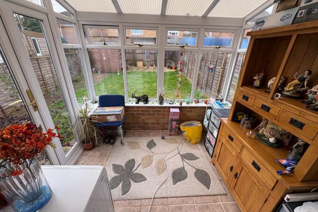 8, Cheltenham Drive, Chippenham photo 3