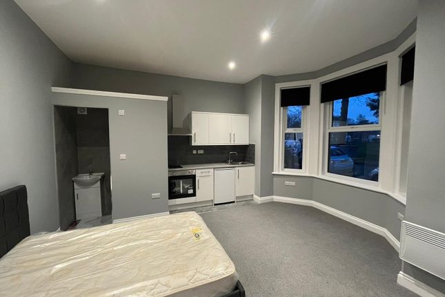 7 Borthwick Road, Bournemouth photo 3