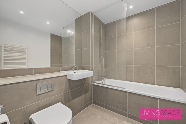 Samara Drive, Southall photo 4