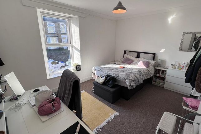 Shared accommodation to rent in Norfolk Street, Swansea