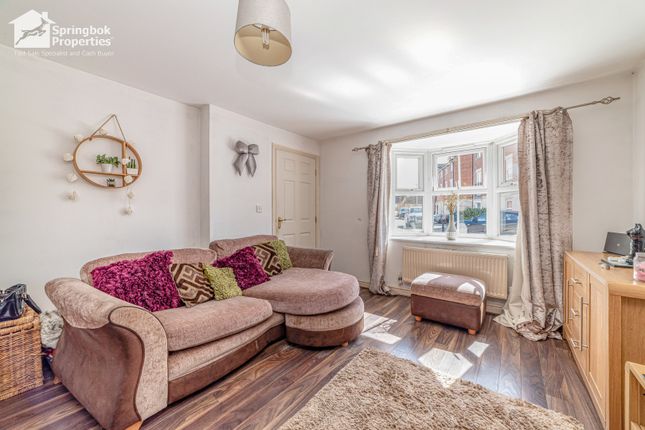 44, Laurel Gardens, Thatcham photo 3