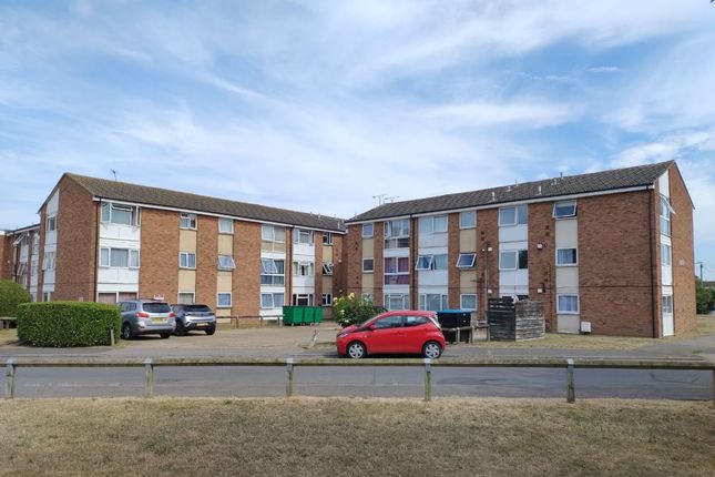 2-bed flat on 7, Colne Court, Tilbury, £100,000