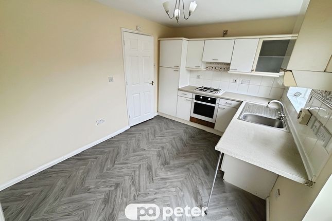 18, CAERPHILLY photo 5