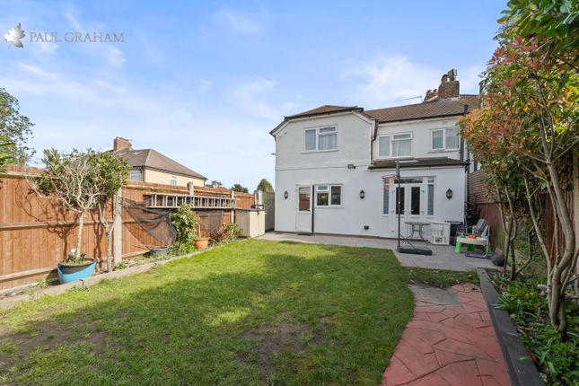 44, Bridges Lane, Beddington photo 2