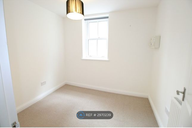 Flat, Military Road, Colchester photo 5
