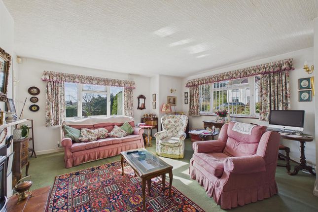 1, Peachfield Close, Malvern photo 3