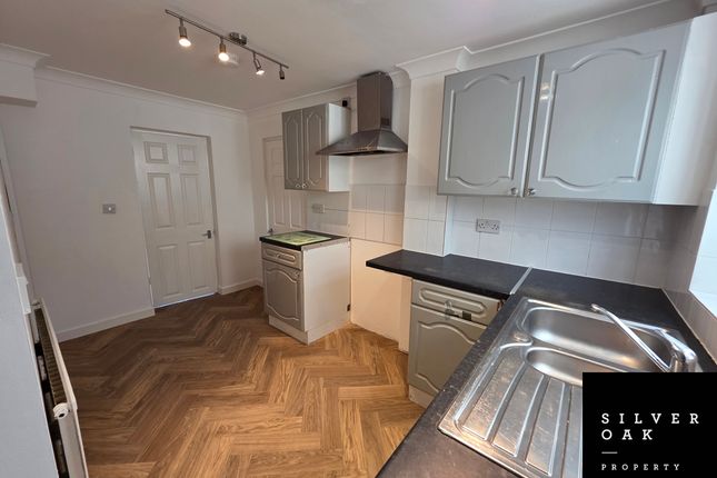 27 Bank Road, Llanelli photo 4