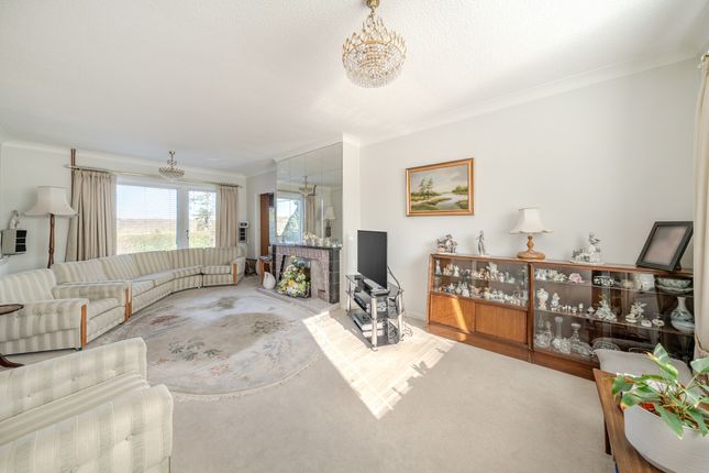 12, Wheatley Way, Gerrards Cross photo 4
