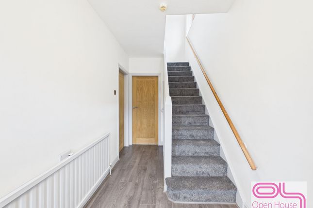 64 Ronaldsway, Preston photo 2