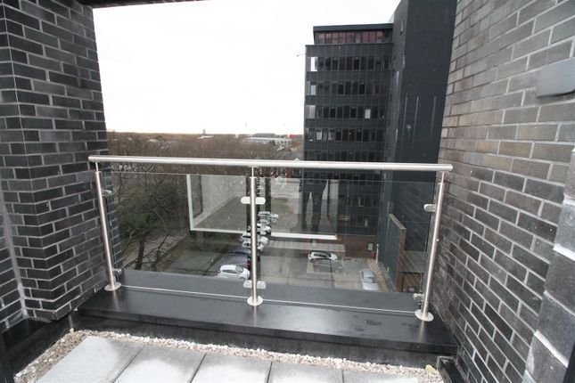 Flat to rent in Seymour Grove, Manchester