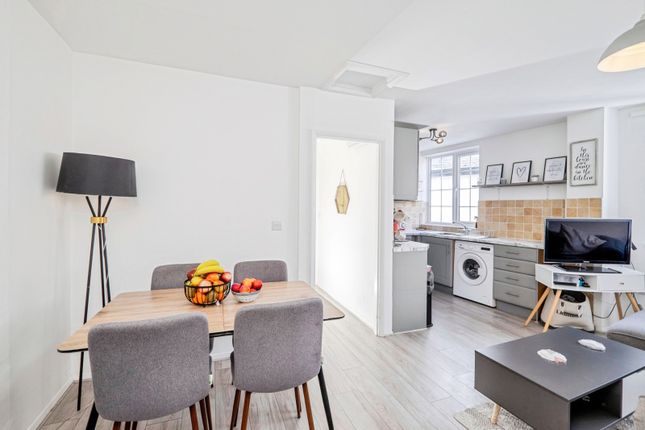 Flat 1, Orchard House,, Orchard Place, Penzance photo 4