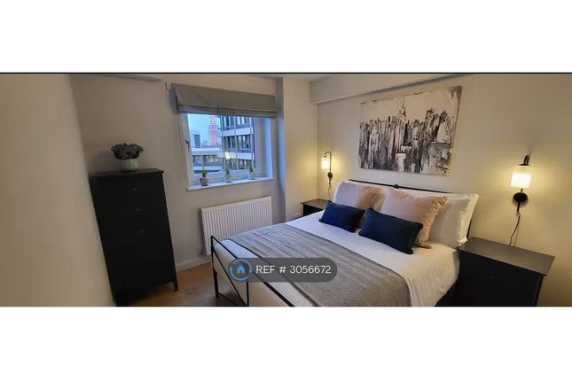 Flat, Gresse Street, London photo 5