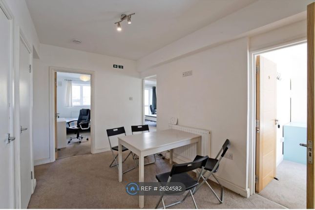 Flat, Scafell Stanhope St, London photo 5