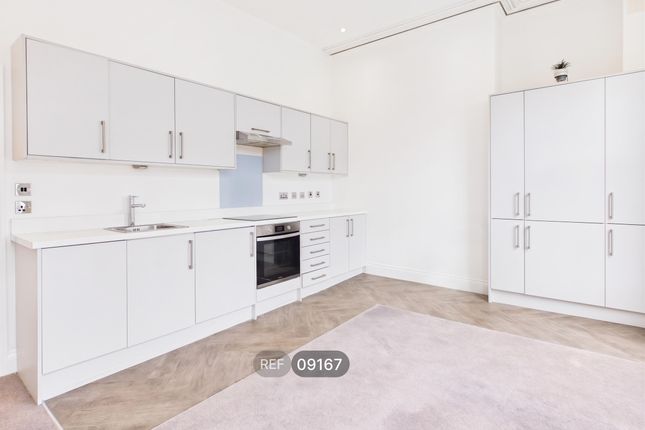 2-bed house on Wright Street, Hull, £825/mo