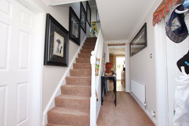 37, Mayfair Drive West, Grimsby photo 2