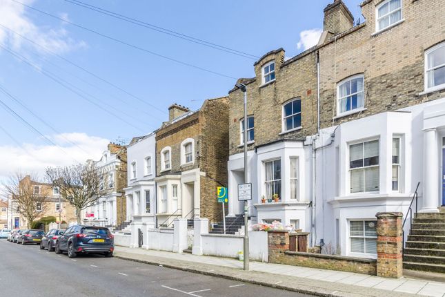Louvaine Road, St John's Hill photo 2