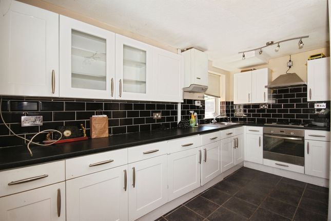 5, Burford Mews, Leamington Spa photo 4