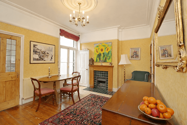 12, Hollies Road, Ealing, London photo 3