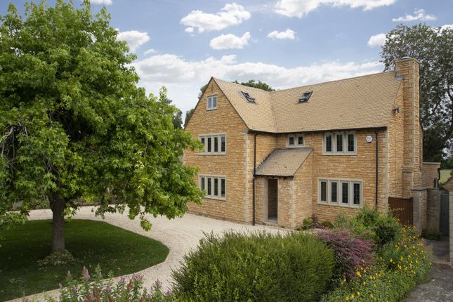 Thumbnail Detached house for sale in Cherry Orchard Close, Chipping Campden, Gloucestershire
