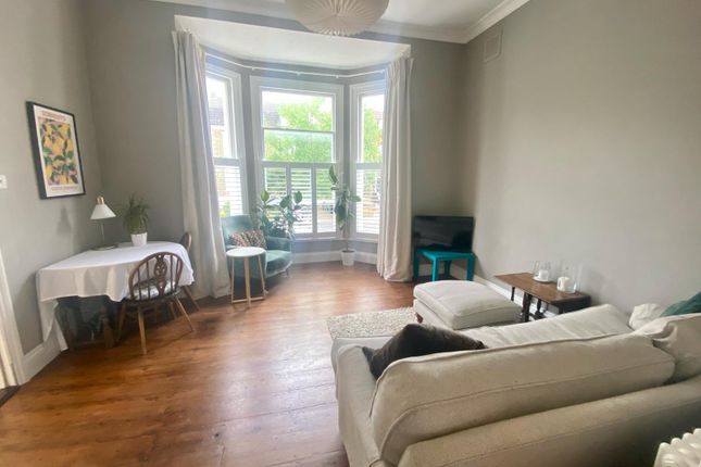 Flat to rent in Mount Ephraim Road, Streatham Hill