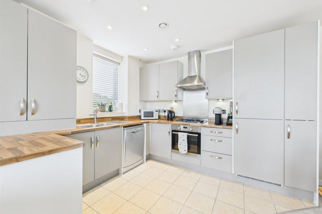 Flat 25, 8, Leaden Hill, Coulsdon photo 2