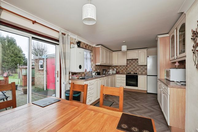 23, Vale View Road, Aylesham photo 2
