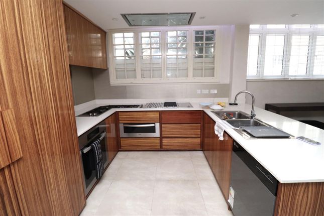 Terraced house to rent in Northwick Close, St John's Wood