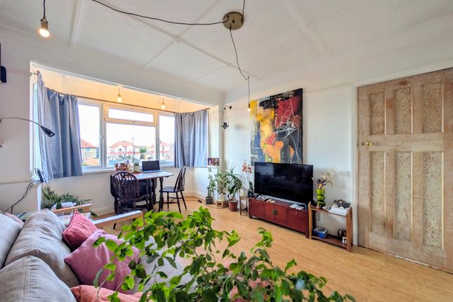 28, Thalassa Road, Worthing photo 3