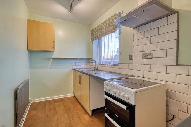 31, Melford Court, Scunthorpe photo 4