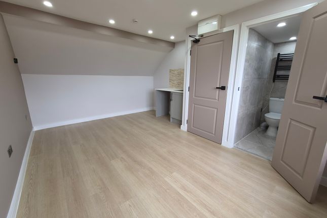 Room 6, POOLE photo 2