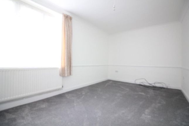 8729k, Dorset Waye, Hounslow photo 3