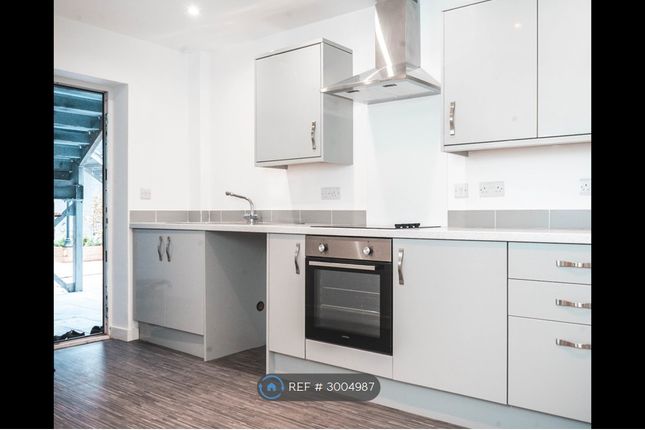Flat, Coronation Court Cornwallis St, Stoke-On-Trent photo 2