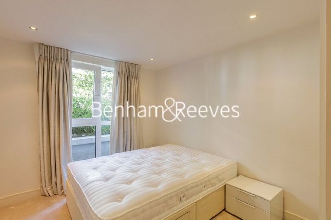 Flat 6, Dolphin House,, Lensbury Avenue, London photo 3