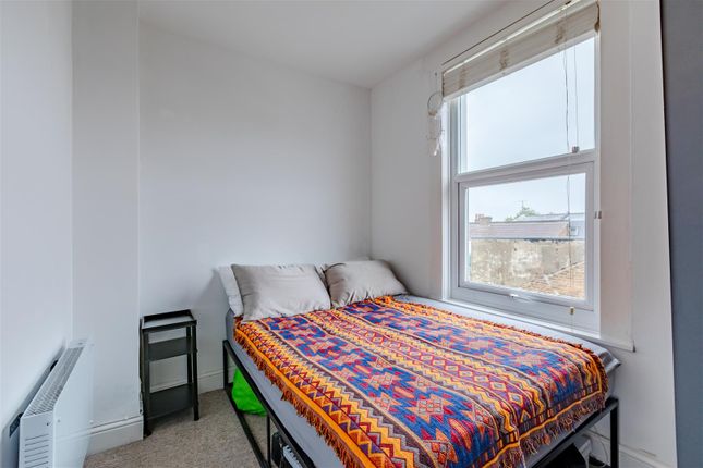 Top Floor Flat, 144, Westbourne Street, Hove photo 3