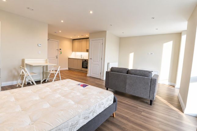 66, Panorama Apartments, Uxbridge photo 4