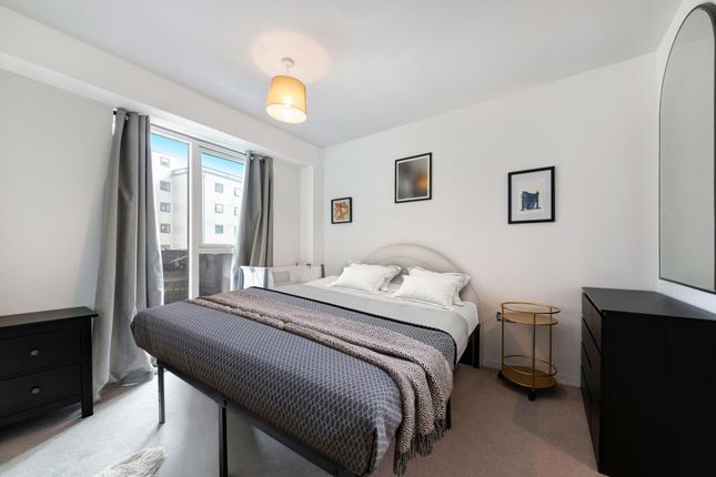 Flat 1 Effra Gardens 1, Heartwell Avenue, London photo 4