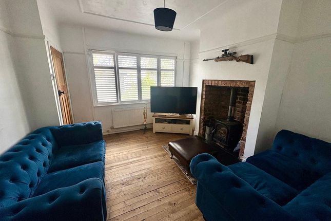 2, Heather Road, Heswall photo 3