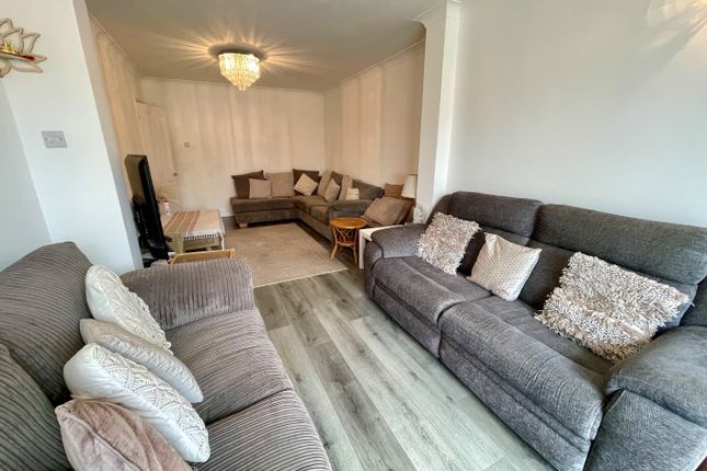 26, St. Mildreds Avenue, Luton photo 4