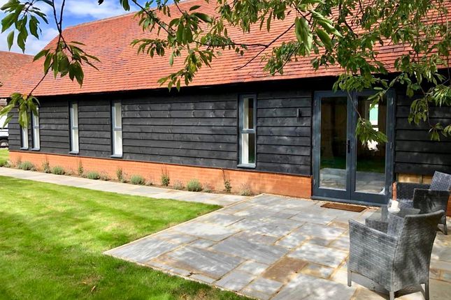 Hubbards Close Hillingdon Ub8 3 Bedroom Barn Conversion For Sale