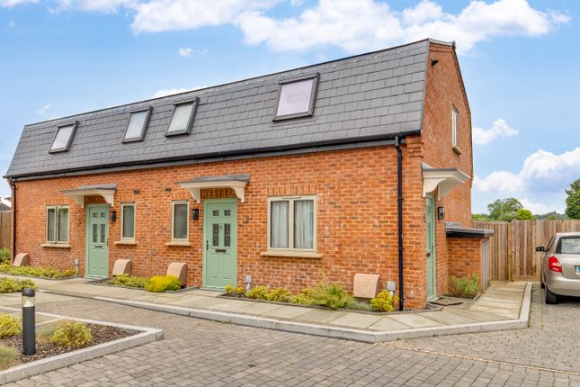 Thumbnail Maisonette for sale in New Road, Welwyn Garden City, Hertfordshire