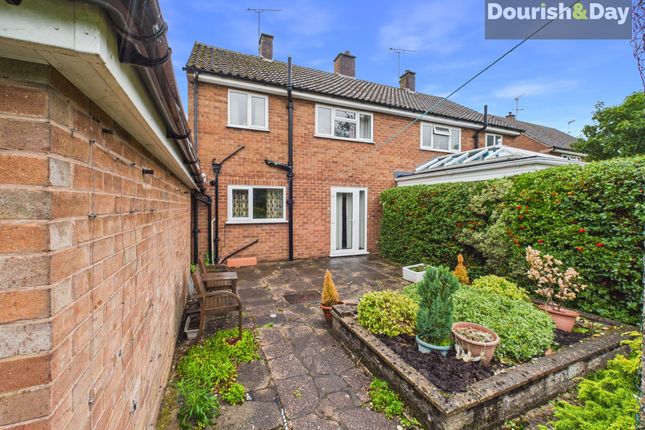 20 Bramall Lane, Stafford photo 3